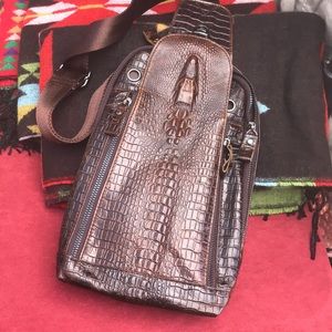 All leather Alligator embossed mini pack. New